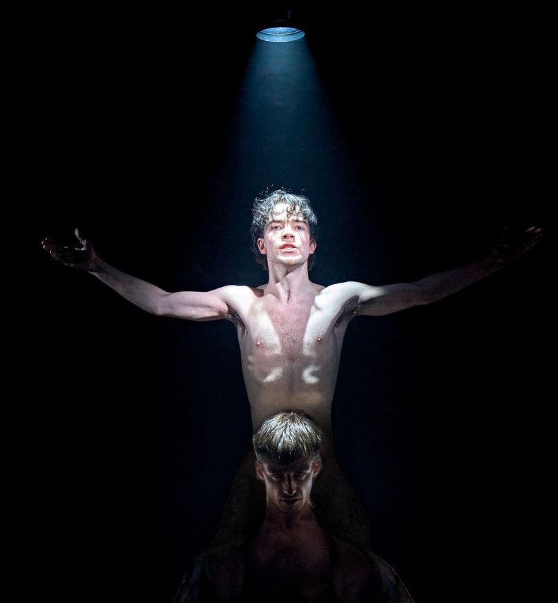 Equus Review – Menier Chocolate Factory